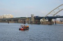 persoon te water brug merwede DDT 9-2-10 (3)